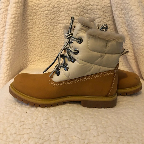 Timberland Women’s Premium 6 IN Wheat Warm Lined Puffer Waterproof Boot Size 6 M - Picture 3 of 11